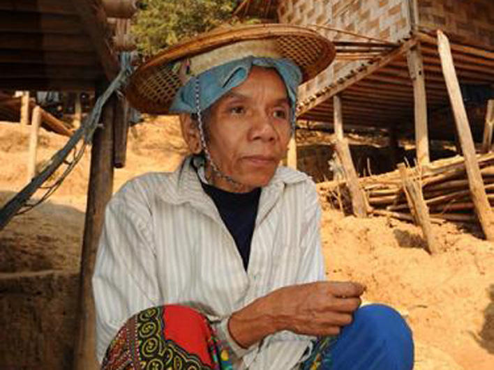 Older woman in Ban Mai Nai Soi Camp